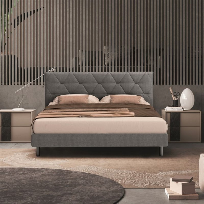 Letto matrimoniale con contenitore e testiera trapuntata colore grigio - Cody