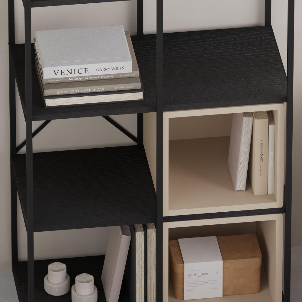 Libreria struttura in metallo nero e cubotti colore cashmere 70.7x39x179H Vale Midi