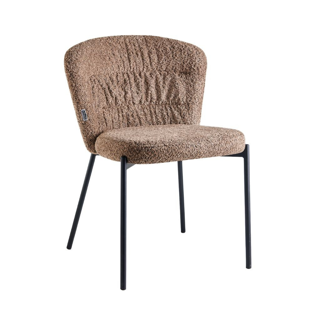 Sedia Cami in tessuto teddy tortora: un connubio di design e comfort