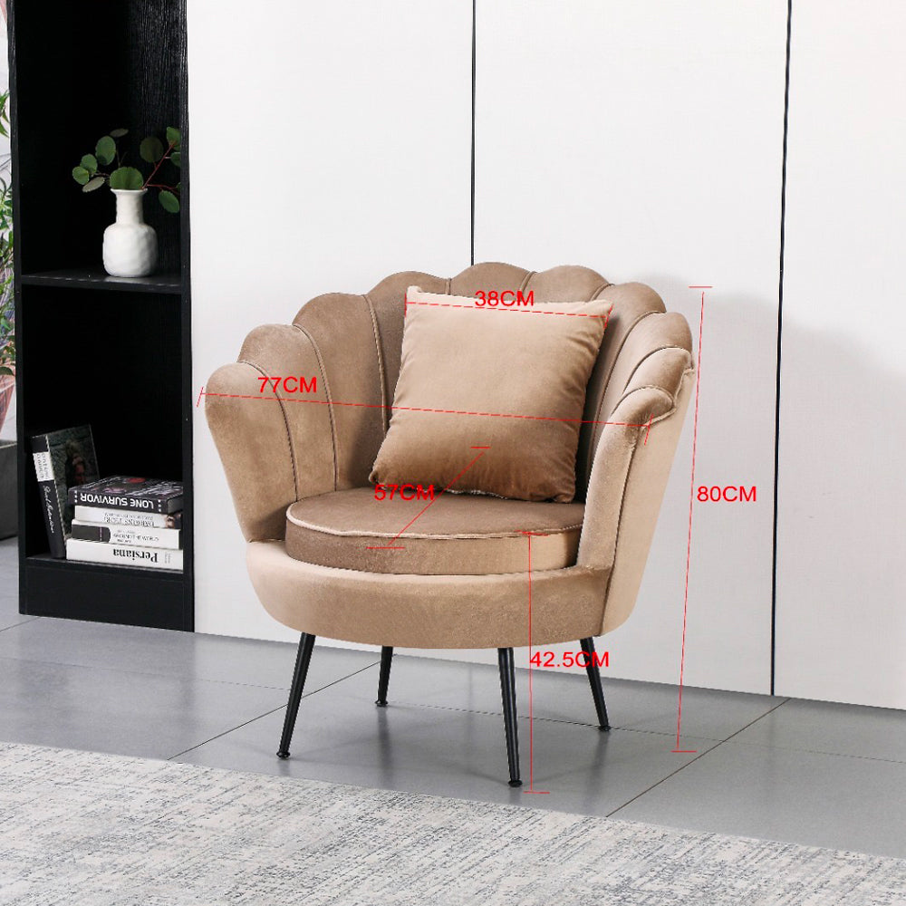 Poltrona a conchiglia in velluto beige Orel