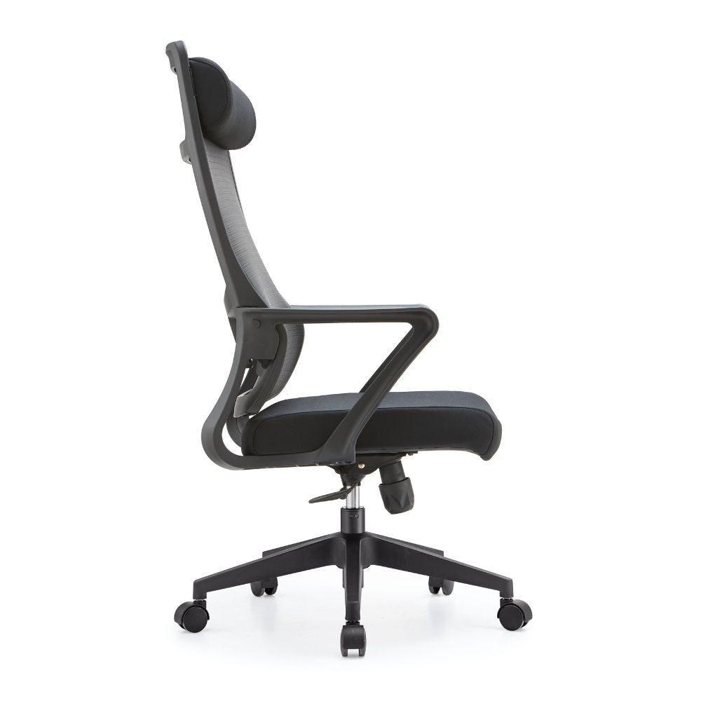 Poltrona ufficio Pasco colore nero schienale alto traforato