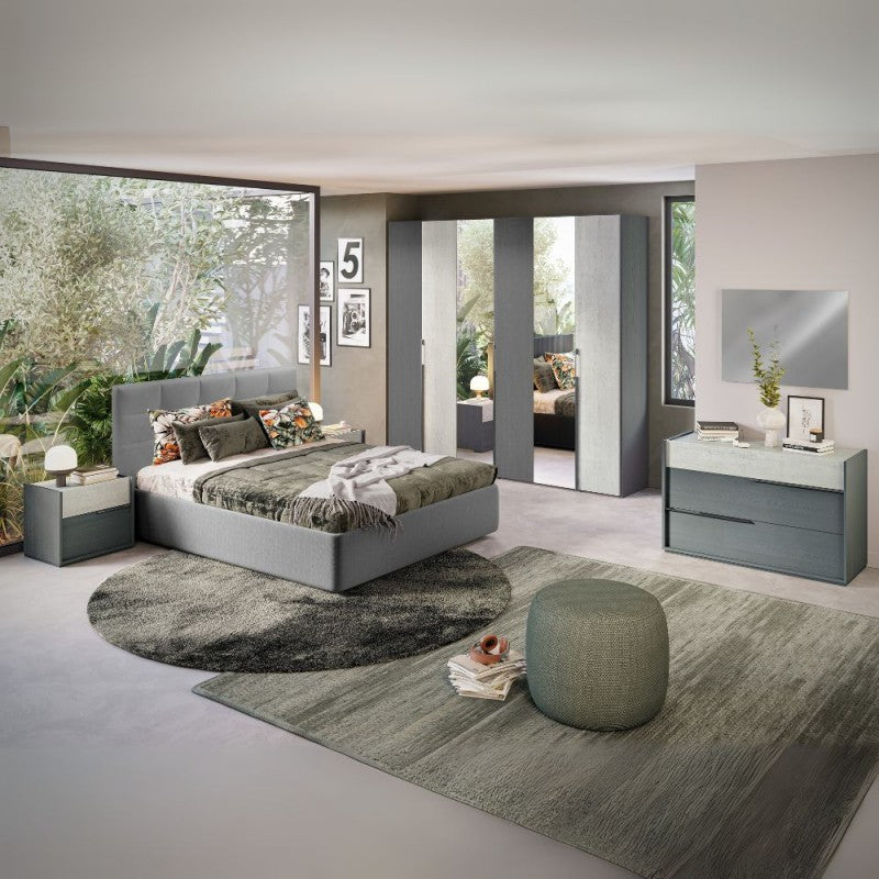 Camera da letto Faba armadio con specchi e ante grigio e cemento e letto contenitore Ascoli