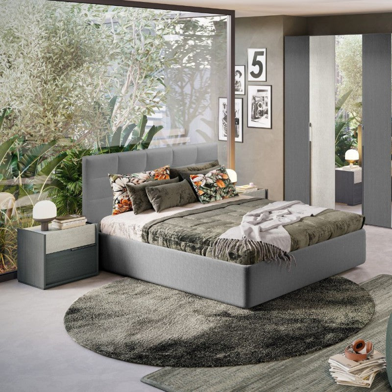 Camera da letto Faba armadio con specchi e ante grigio e cemento e letto contenitore Ascoli