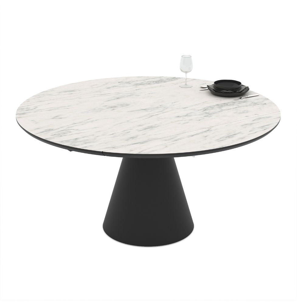 Tavolo girevole allungabile Yandan con piano effetto marmo bianco opaco e base conica in metallo nero 150x94x76H