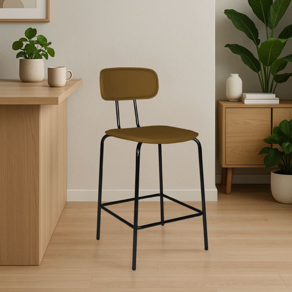 Sgabello Glami con struttura in metallo nero e seduta in ecopelle brown