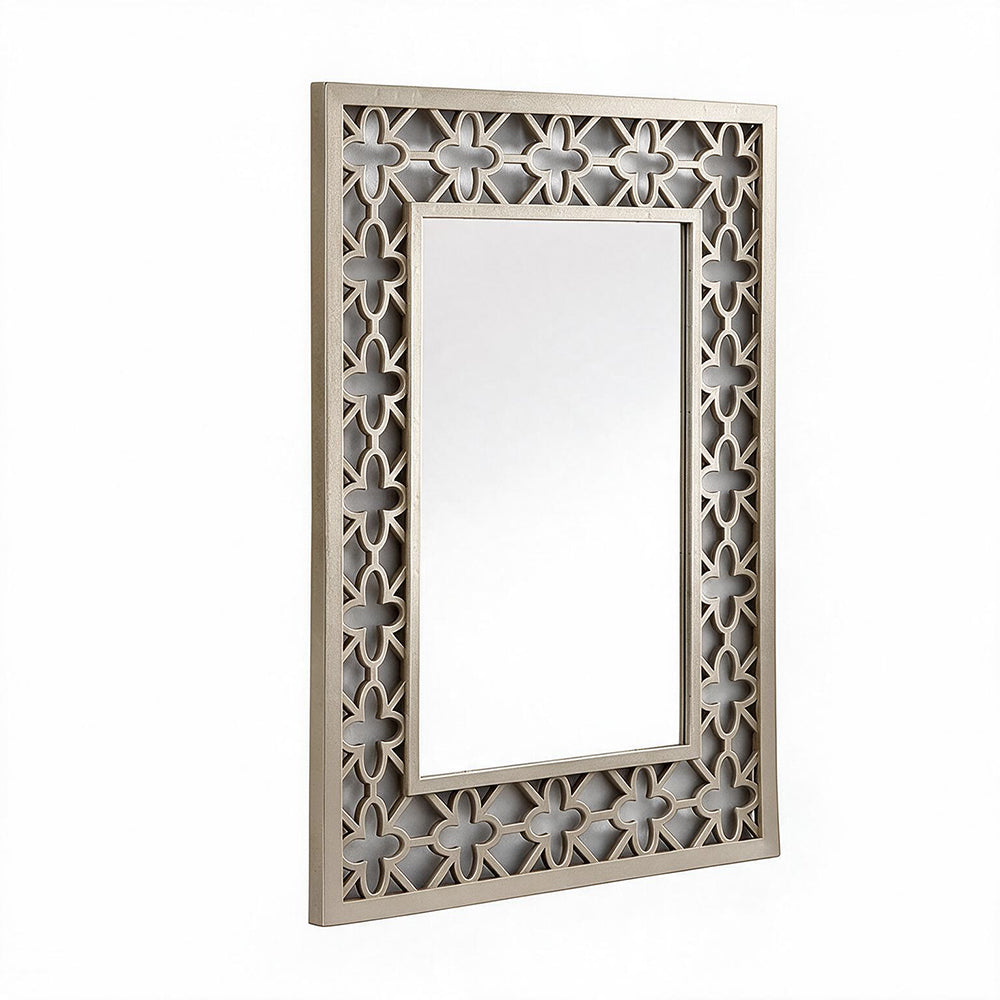 Specchio decorativo rettangolare da parete 48x67 cm champagne con cornice traforata a quadrifoglio MRHW8903