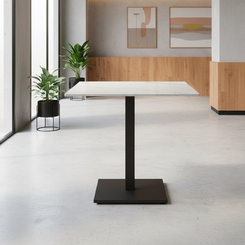 Tavolo quadrato 80x80 con piano in ceramica effetto marmo bianco calacatta e struttura nera set 2 pz Elora