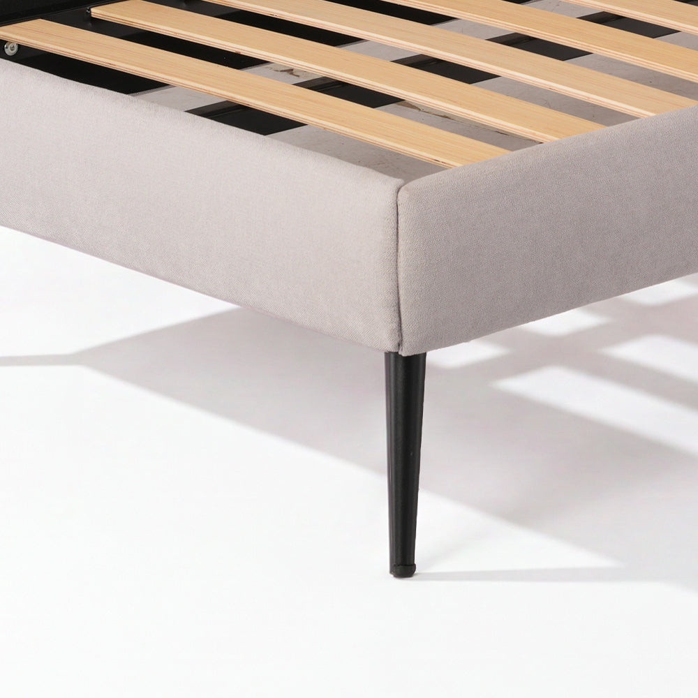 Letto singolo con rete inclusa in tessuto colore grigio chiaro Stiletto
