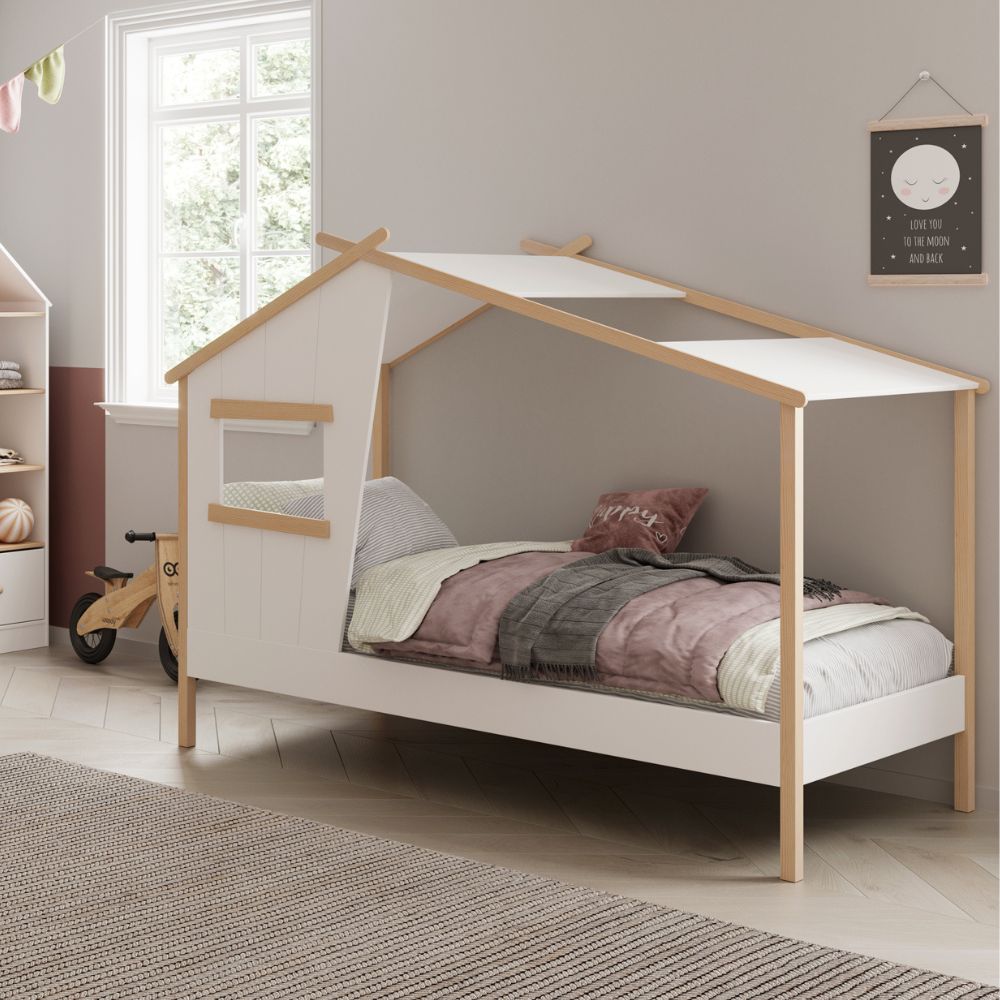 Einzelbett in Hausform aus massivem Holz, weiß - Nidin