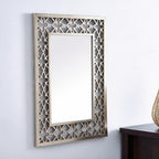 Specchio decorativo rettangolare da parete 48x67 cm champagne con cornice traforata a quadrifoglio MRHW8903