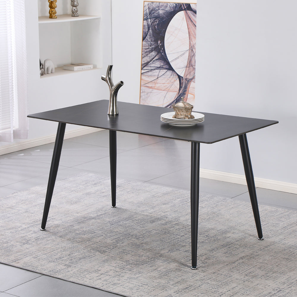 Tavolo da pranzo 140×0 cm in ceramica effetto marmo nero con venature oro e gambe nere Kilo