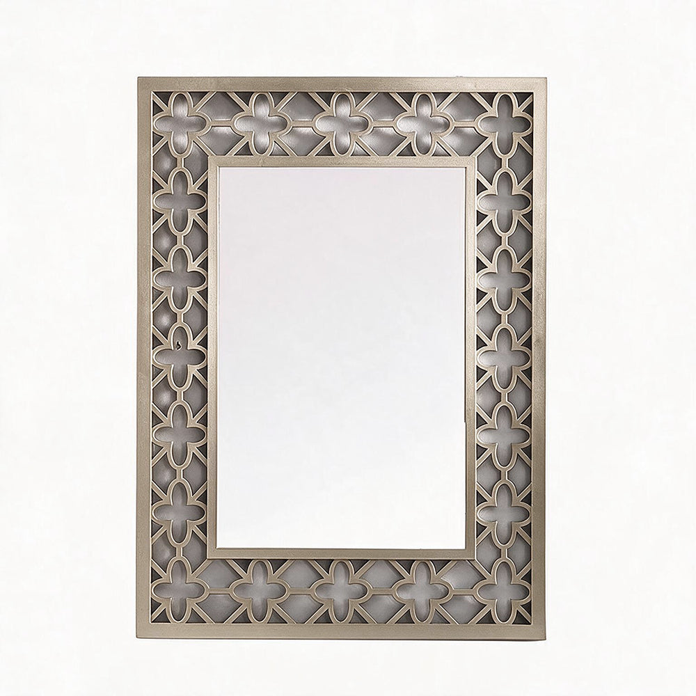 Specchio decorativo rettangolare da parete 48x67 cm champagne con cornice traforata a quadrifoglio MRHW8903
