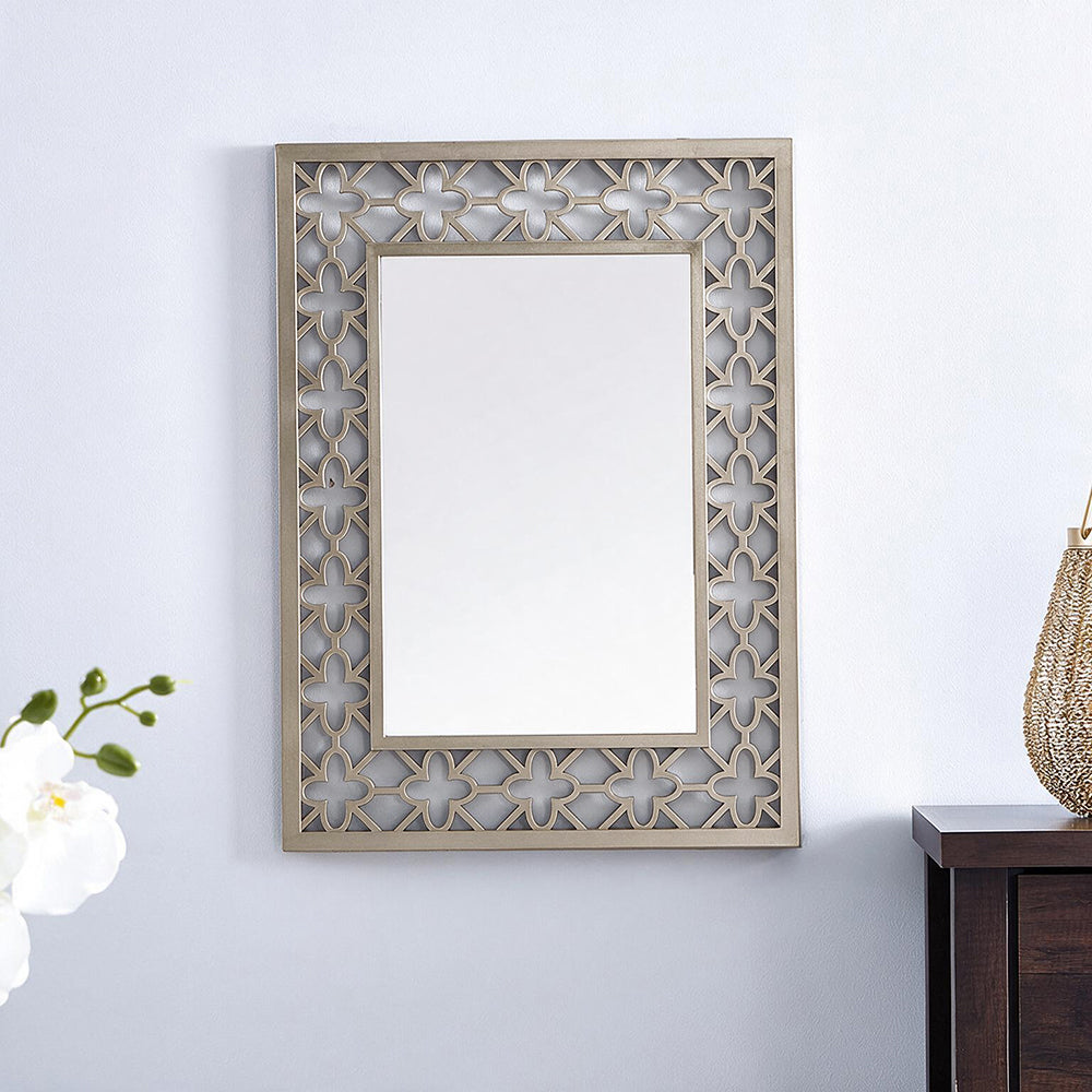 Specchio decorativo rettangolare da parete 48x67 cm champagne con cornice traforata a quadrifoglio MRHW8903