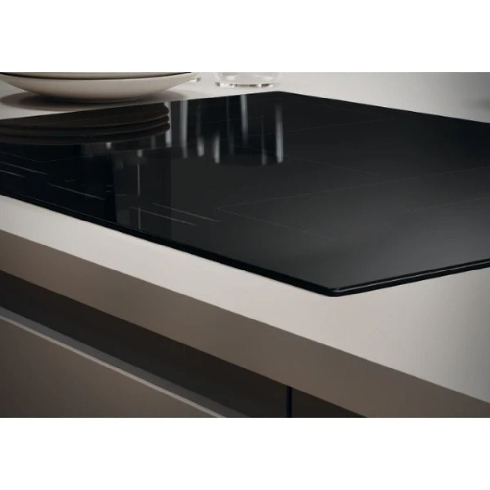TABLE DE CUISSON À INDUCTION 5 ZONES NOIR L x P x H (mm) : 770x520x60 CANDY