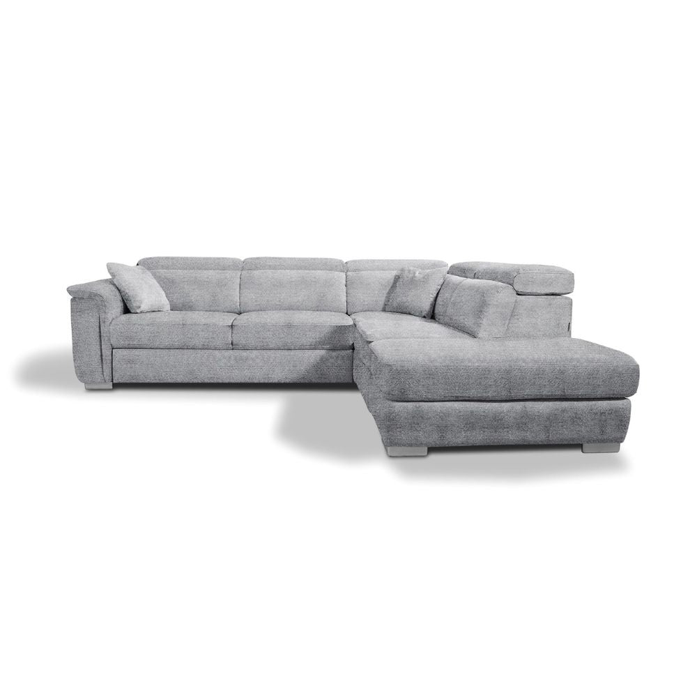 Ecksofa Carovigno mit rechter Ottomane und Stauraum-Pouf 270x240x75H aus grauem Teddystoff