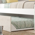 Brückenbett mit Ausziehbett und Kleiderschrank in Used-Weiß und Weiß