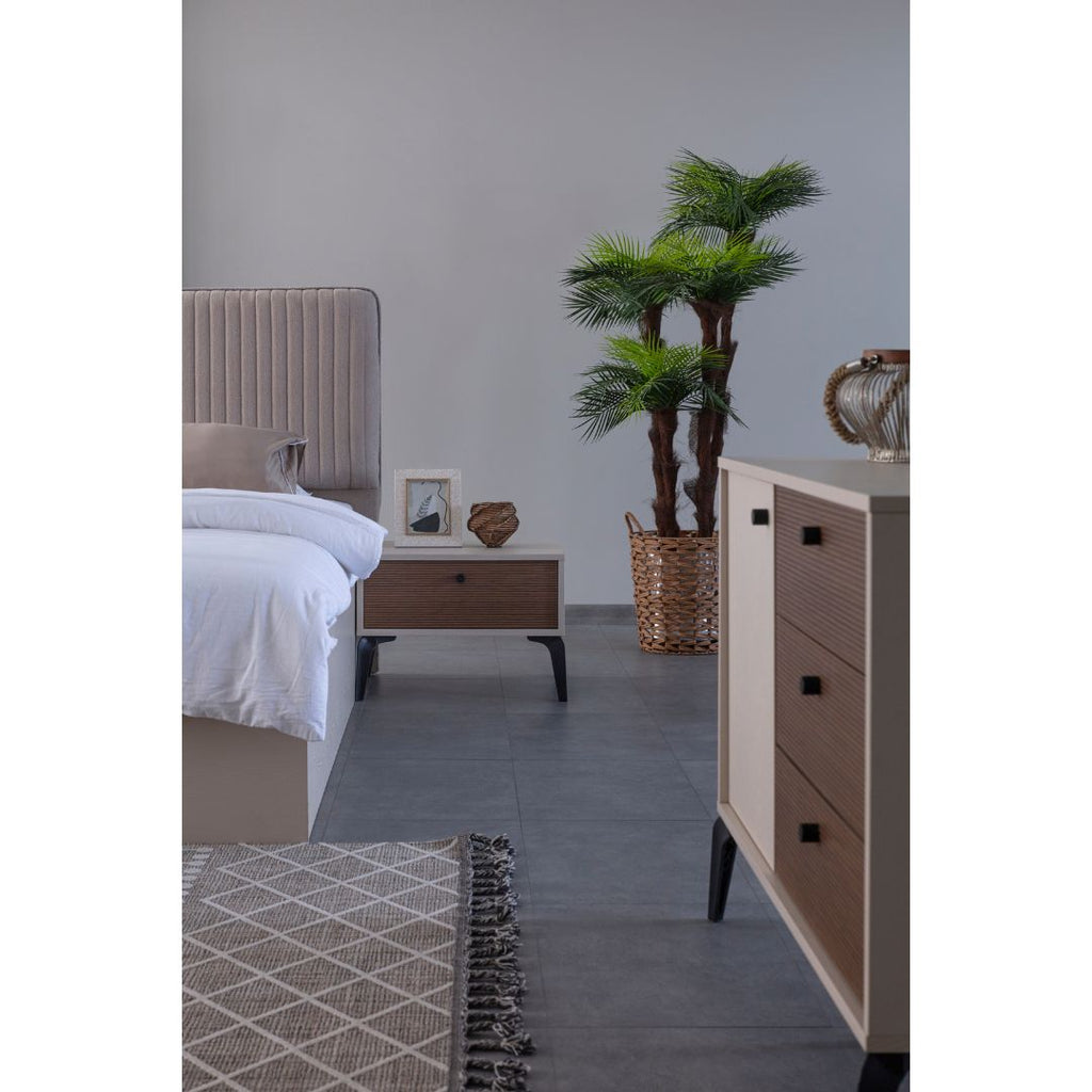 Camera da letto con armadio con specchi e letto contenitore colore beige - Piedra