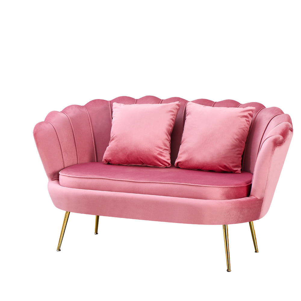 SOFA OREL 2026 AUS ROSA VELOURS UND GOLDENEN BEINEN