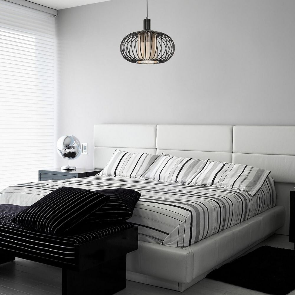 90 cm hohe Pendelleuchte mit Eisenrahmen und Glasdiffusor