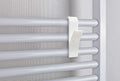 Gancio asciugamani per termoarredo colore bianco B22