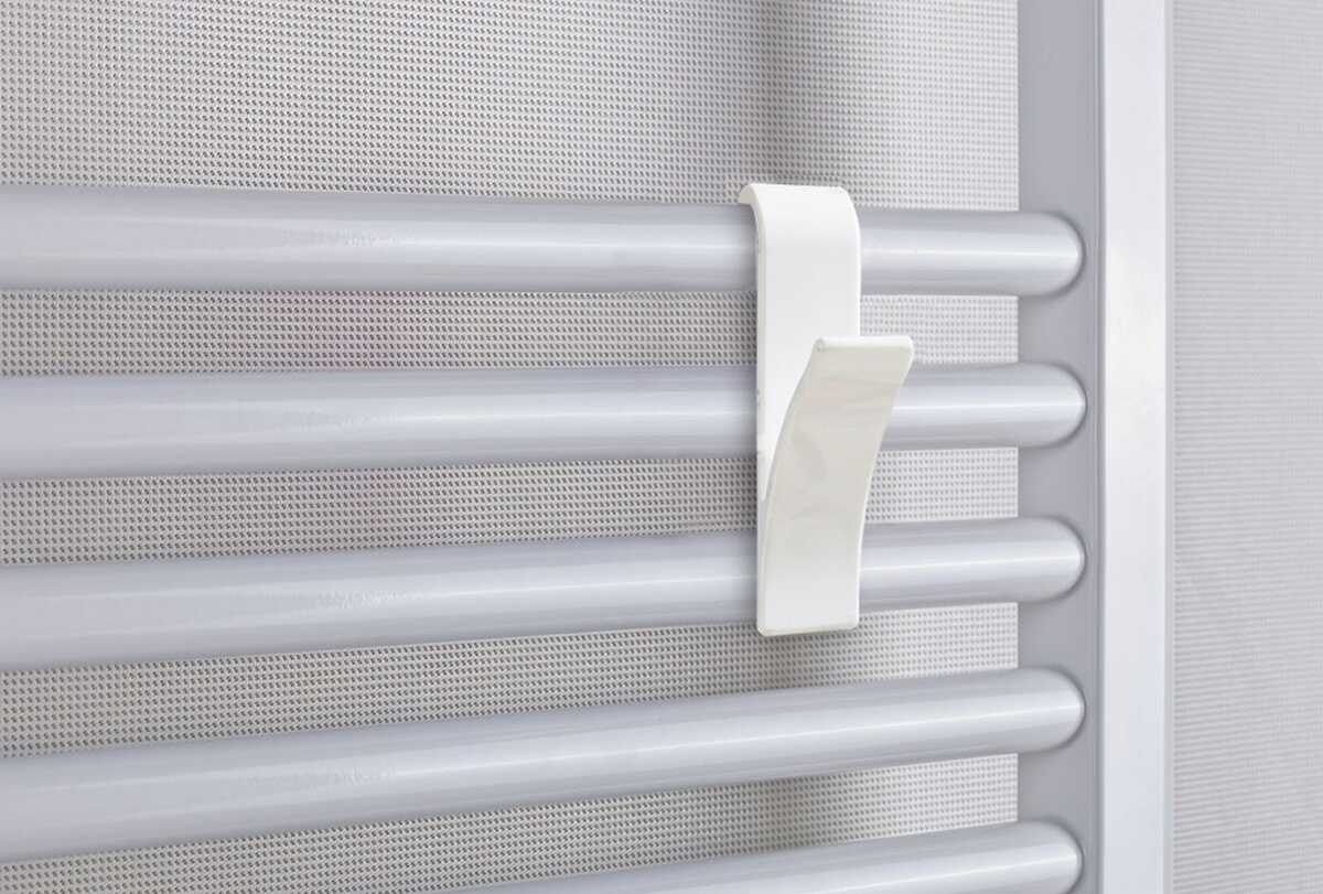 Gancio asciugamani per termoarredo colore bianco B22