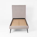 Letto singolo con rete inclusa in tessuto colore grigio chiaro Stiletto