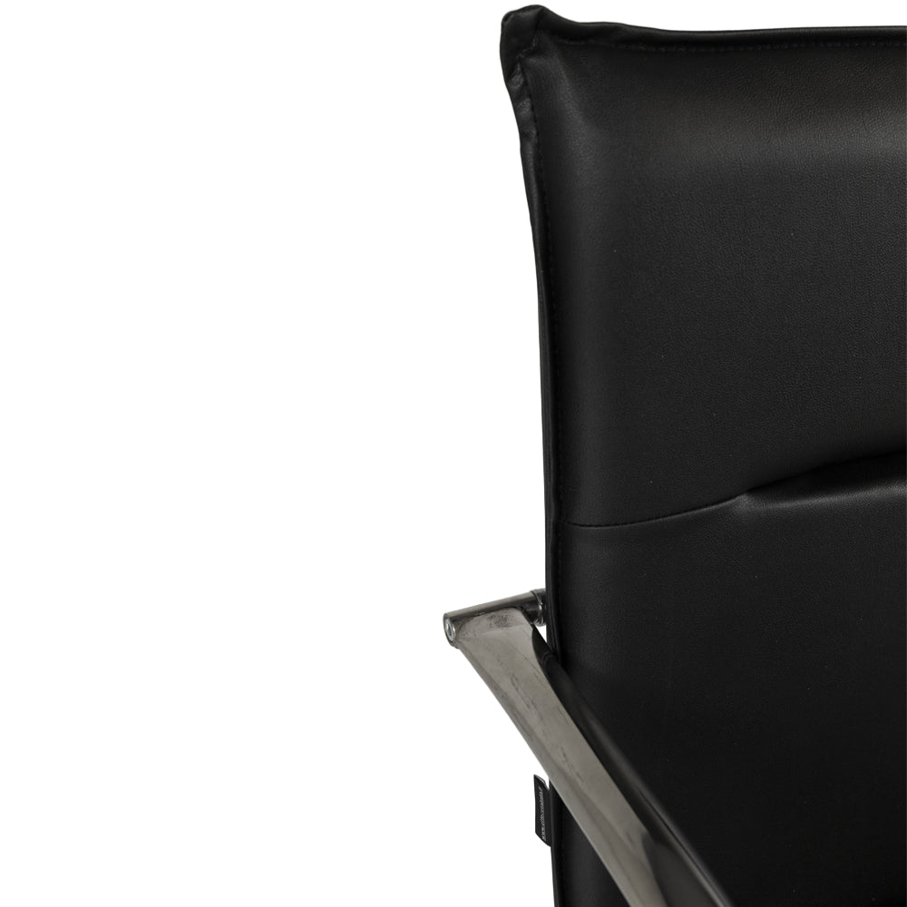 Sedia ufficio in ecopelle nera con base cromata Karisma