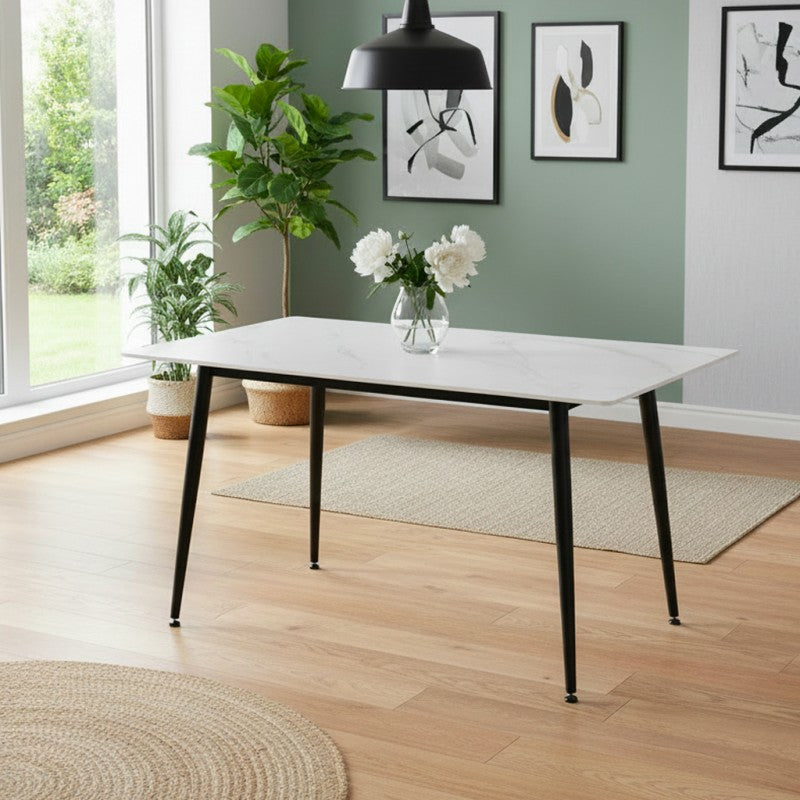 Tavolo da pranzo 140×80 cm in ceramica effetto marmo bianco e gambe nere Kilo