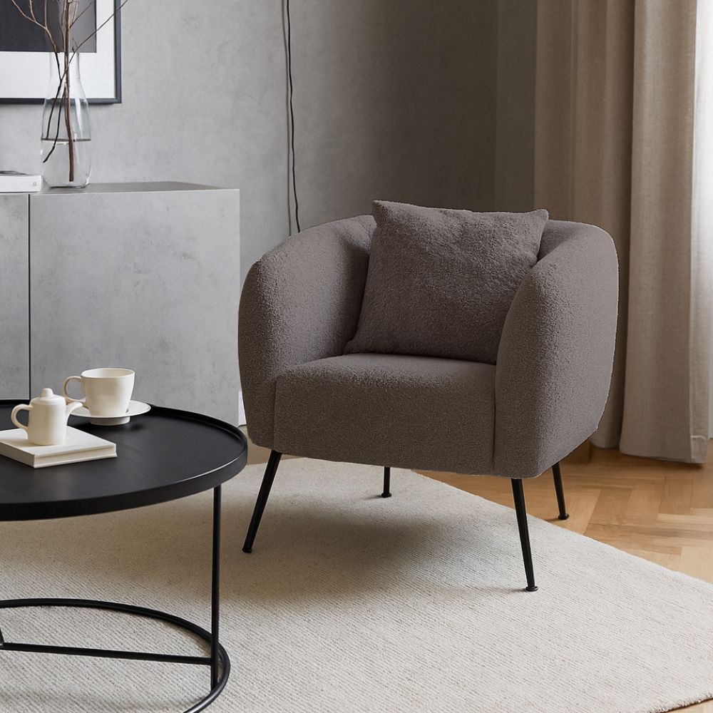 Poltrona in tessuto grigio topo e gambe colore nero Nuvia