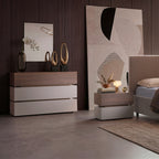Camera da letto con letto contenitore e armadio 6 ante grigio chiaro e vanguard Malena