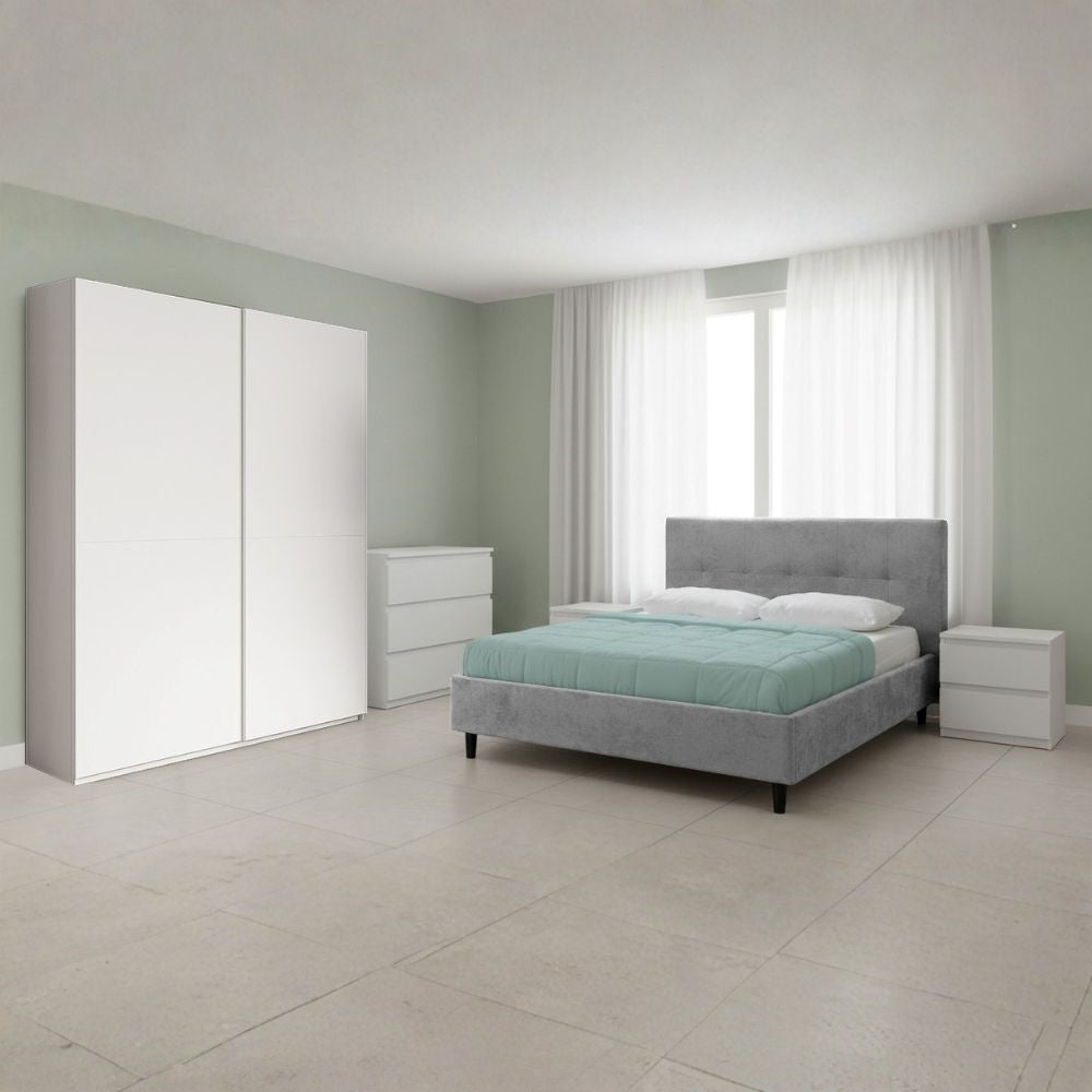 Chambre avec armoire coulissante blanc mat et lit double Snello gris clair Rango