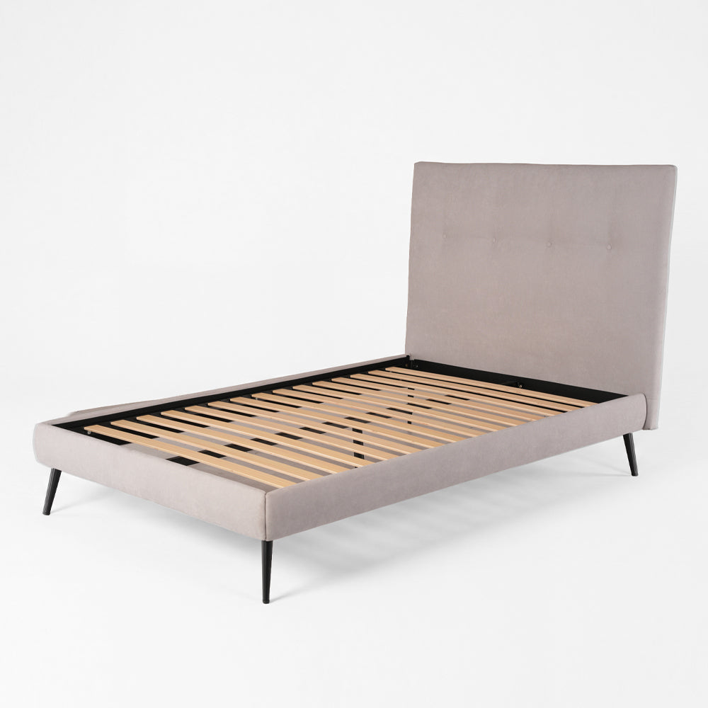 Letto una piazza e mezza con rete inclusa in tessuto colore grigio chiaro Stiletto