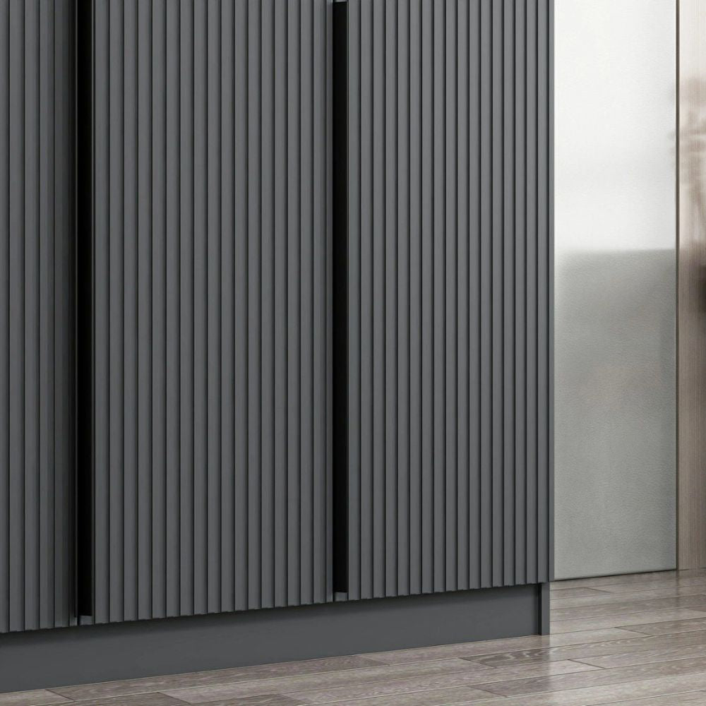 Armadio 3 ante battenti effetto cannettato antracite 135x52x210H Kale