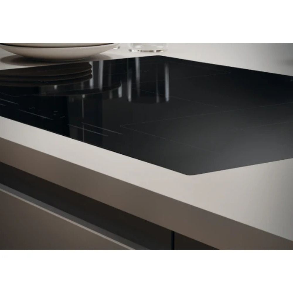 TABLE DE CUISSON À INDUCTION 5 ZONES NOIR L x P x H (mm) : 770x520x60 CANDY