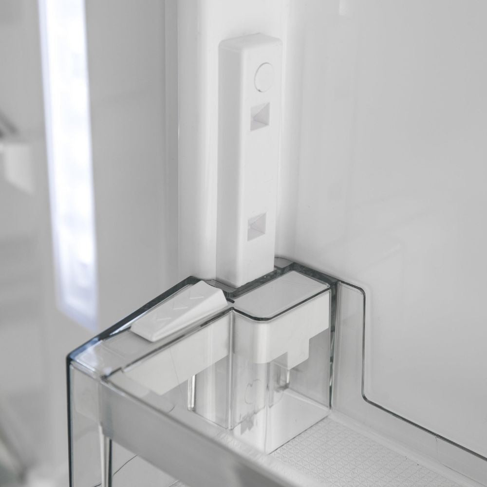 Frigorifero NO FROST 331lt con estetica glass nero classe D Sharp SJNBA31IEBGD